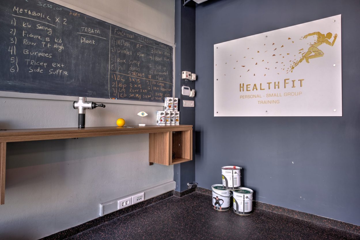 HealthFit training studio νεα σμυρνη